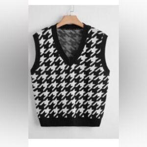 Plus Houndstooth Pattern Sweater Vest
